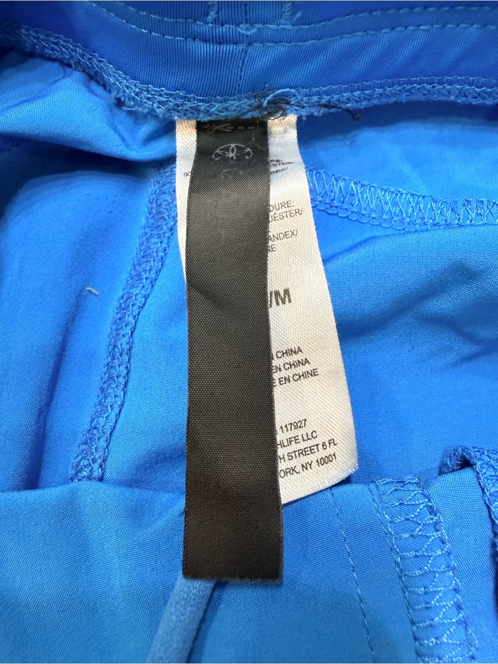 Gaiam Karma Shorts Vibrant Blue Large Athletic Yoga Athleisure NWT - Picture 6 of 8